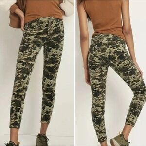 $110 Pilcro Camo High Rise Skinny Corduroy Anthropologie Pants Size 28